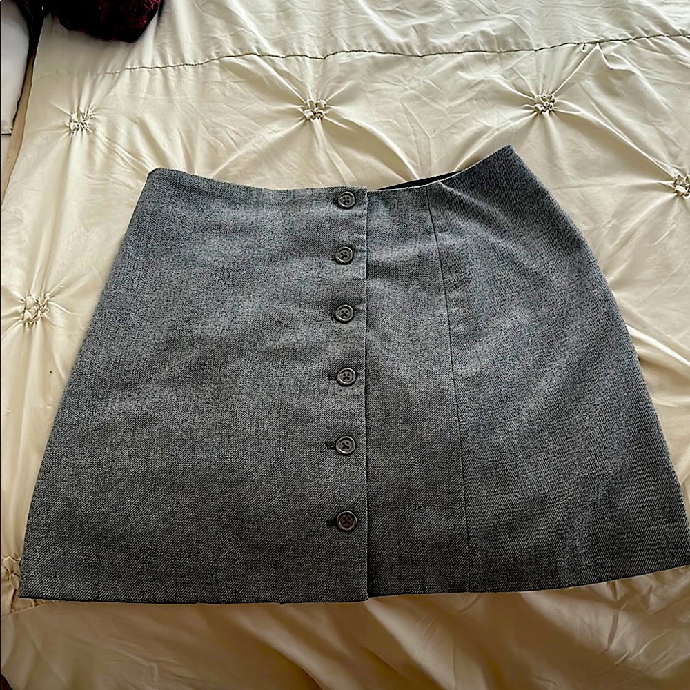 Banana Republic fully lined, Gray Button-Front wrap Skirt Sz 8
